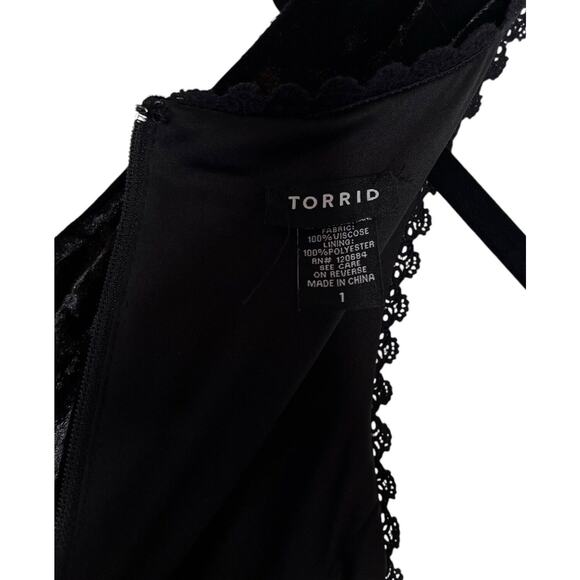 Crushed Black Velvet Corseted Gothic Dress Black Eyelet Trim Torrid Size 1 ~ 1X - Picture 9 of 14